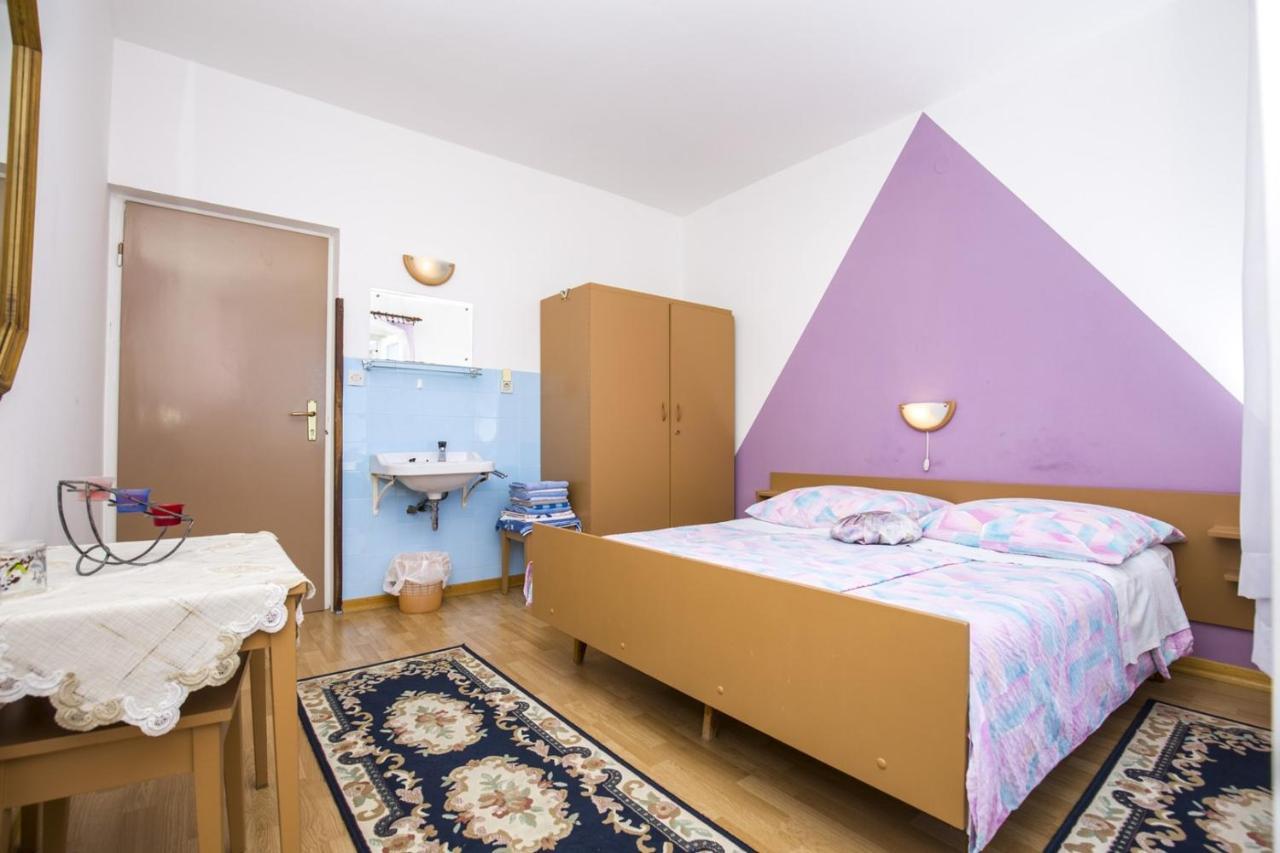 Rooms Padovan Banjol 외부 사진