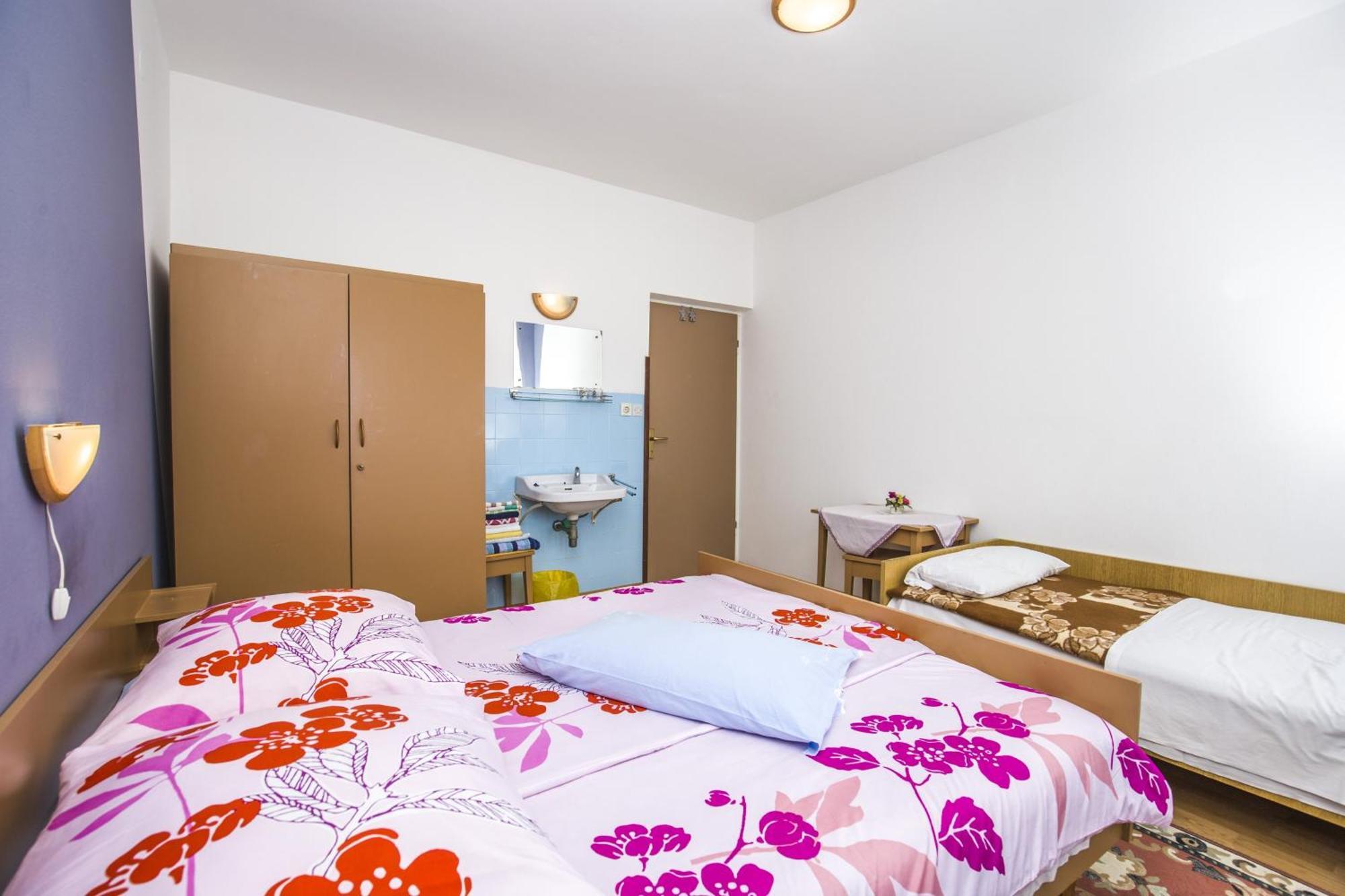 Rooms Padovan Banjol 외부 사진